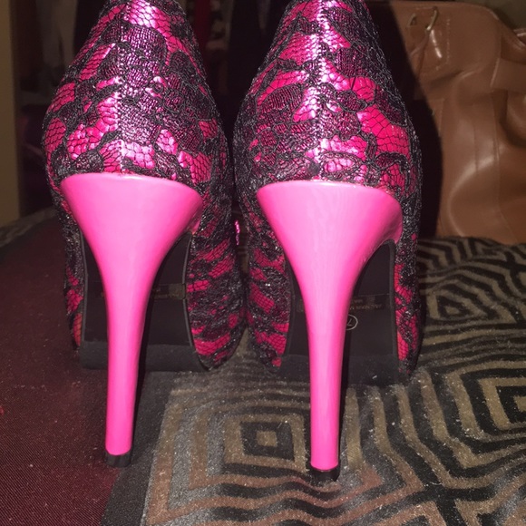 Heels - Picture 5 of 5